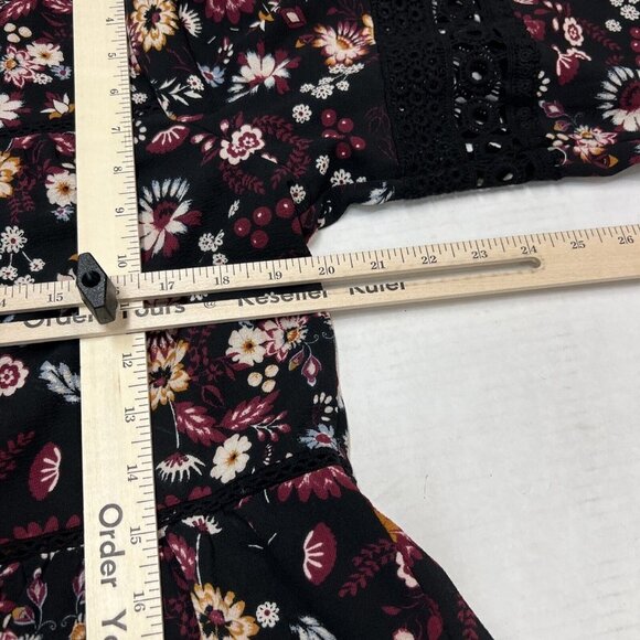 Artesia Womens XL Top Tunic Black Floral Crochet Detail Tie Back Flowy Boho - Picture 6 of 8